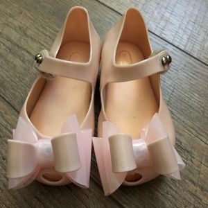 Mini Melissa’s size 6